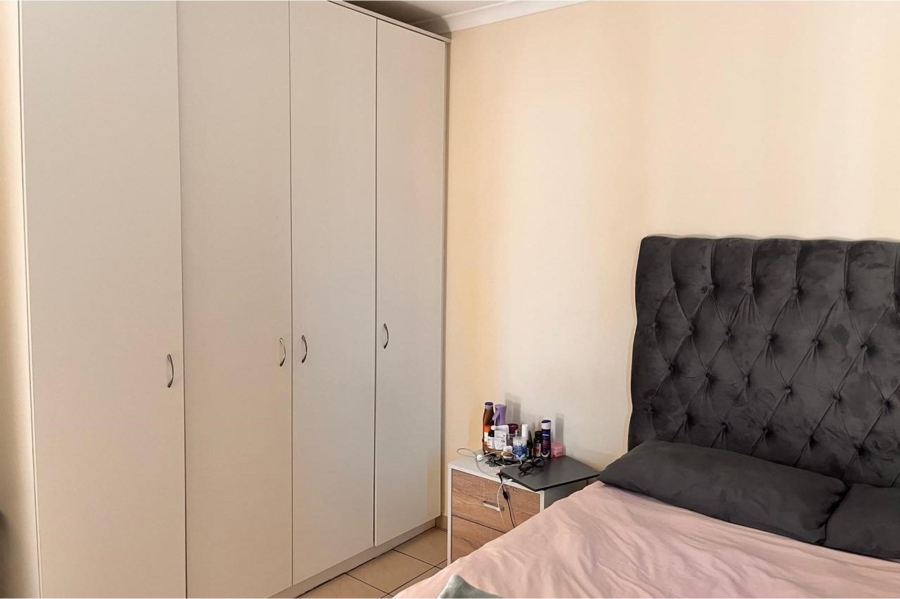 2 Bedroom Property for Sale in Parklands East Western Cape